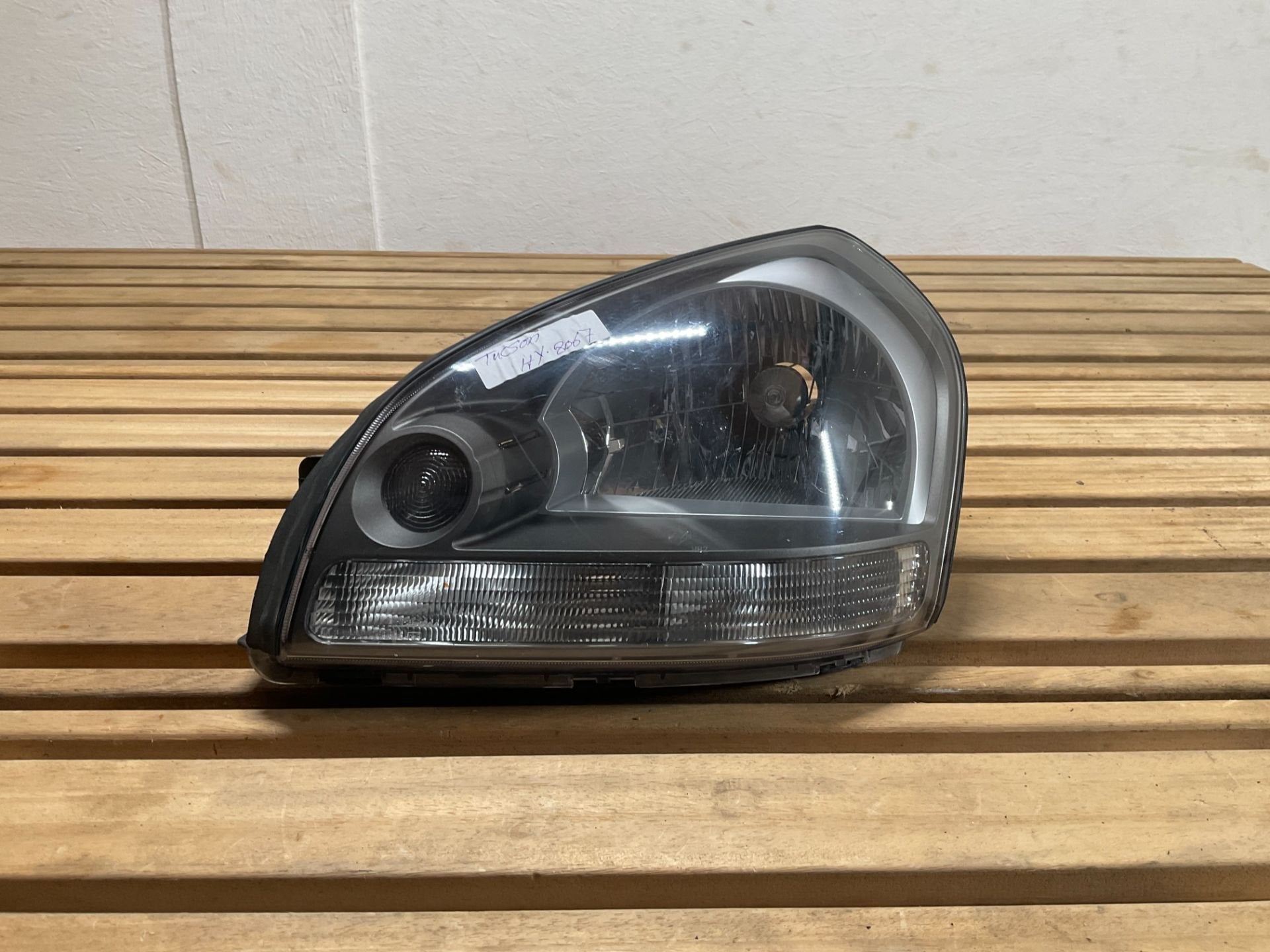 Koplamp Hyundai Tucson JM 2004-2010 92101-2E000 HY-8067, Auto-onderdelen, Gebruikt, Heolleung-ro 12
06797  Seoul, Info@hyundai.com