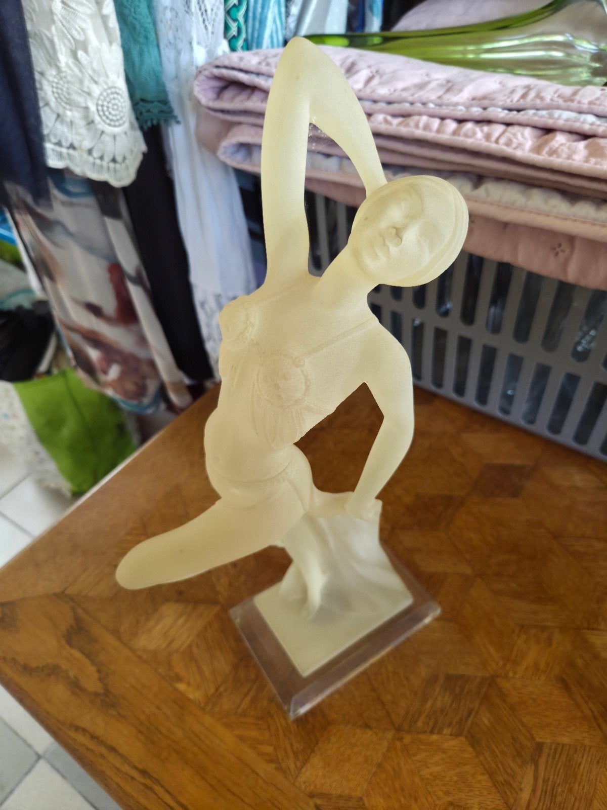 Art Deco Beeldje – Dansende Vrouw in Matglas kristal, Ophalen