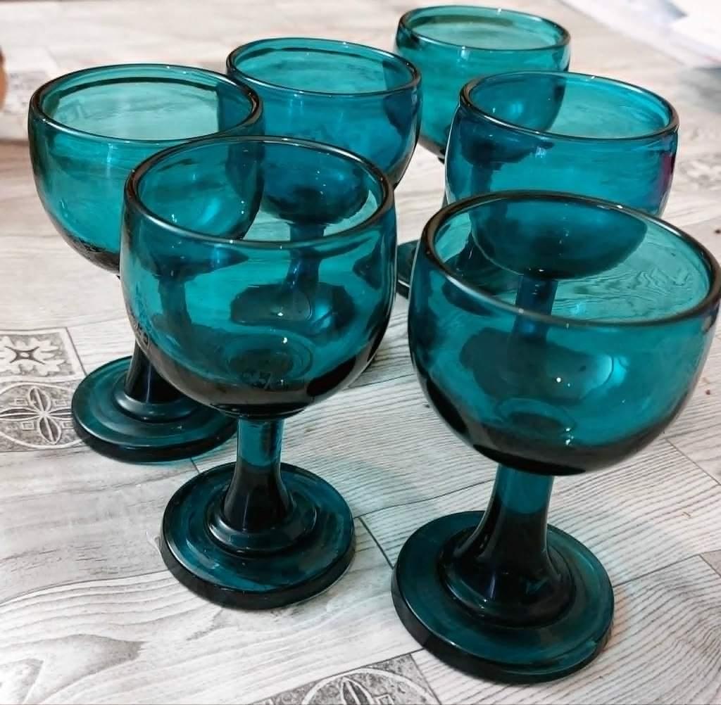 Anciens verres en cristal - turquoise - 6 pièces, Antiquités & Art, Enlèvement ou Envoi