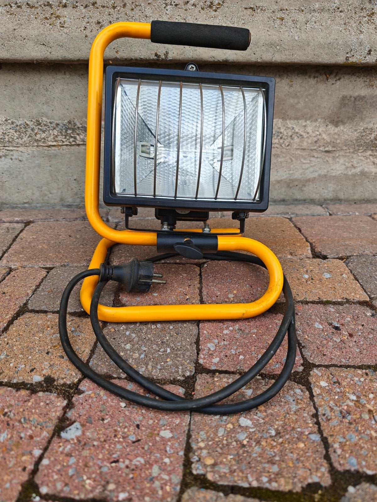 Werklamp of verstraler., Ophalen, Gebruikt, 200 tot 500 watt, Lamp met armatuur