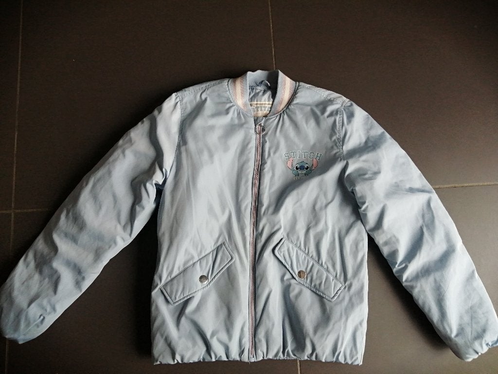 Leuke jas meisjes 14 jaar Stitch, Ophalen of Verzenden, Zo goed als nieuw, Meisje, Trui of Vest