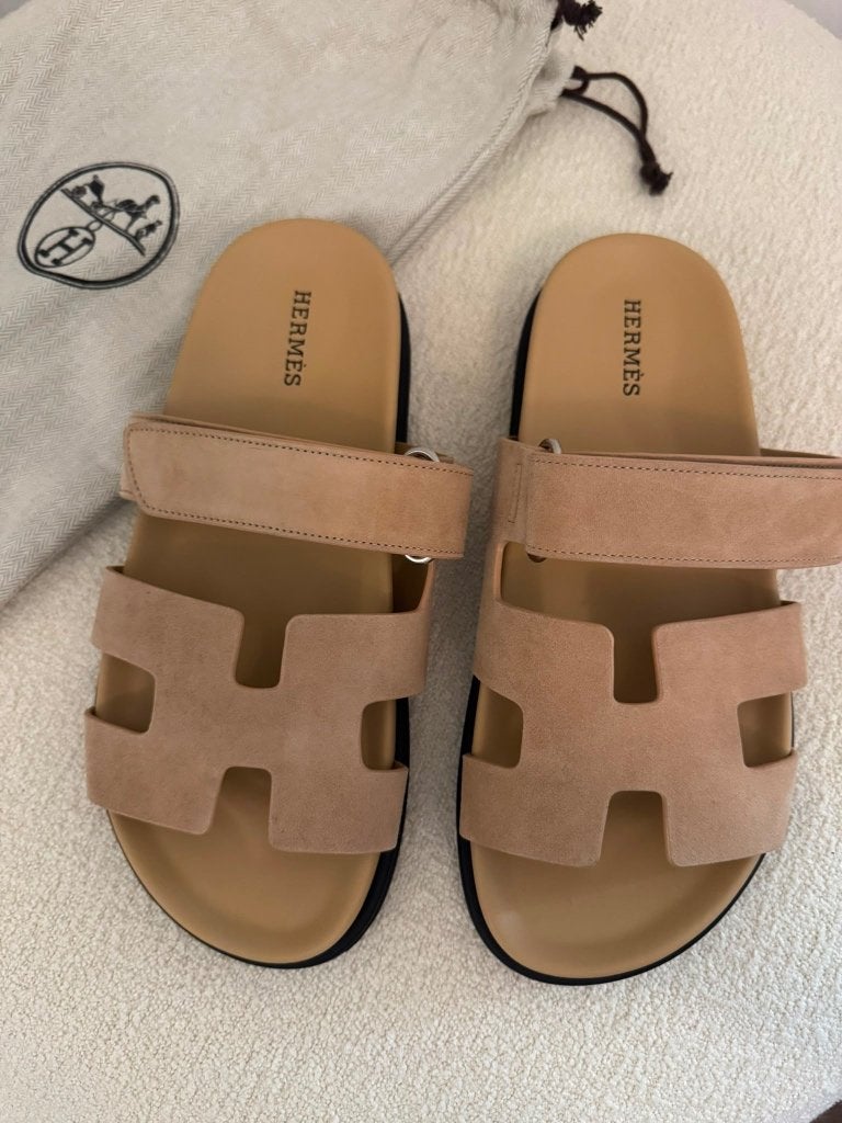 Chaussures hermès, Vêtements | Femmes, Chaussures, Neuf, Enlèvement ou Envoi, Beige, Sandales et Mûles