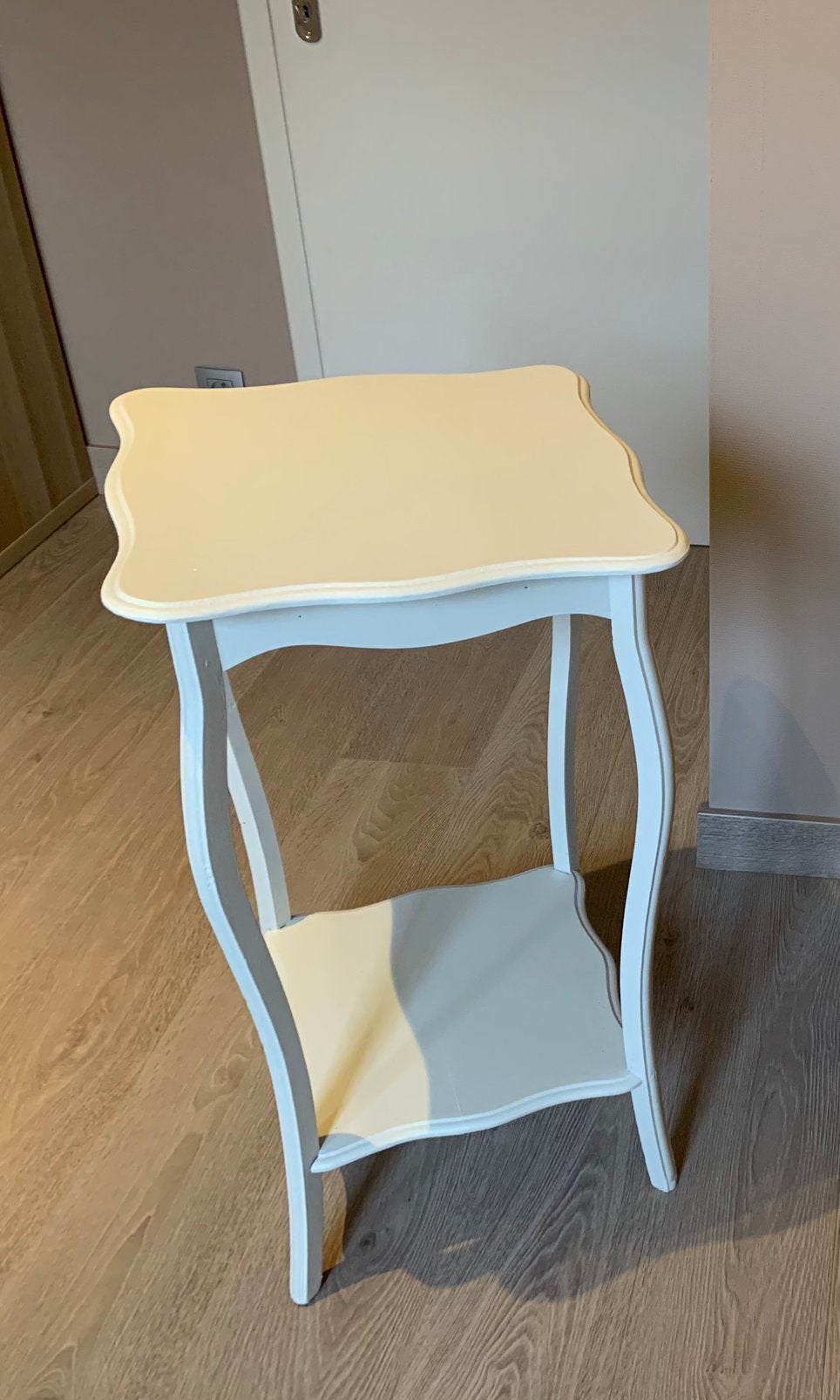 Wit gelakt houten bijzettafel, Ophalen, Minder dan 55 cm, Zo goed als nieuw, 60 cm of meer