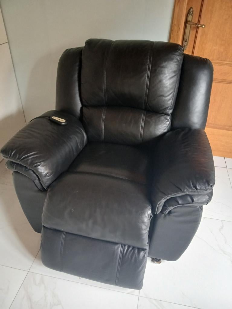 Zwarte electrische lederen relax (sta-op-stoel), Ophalen