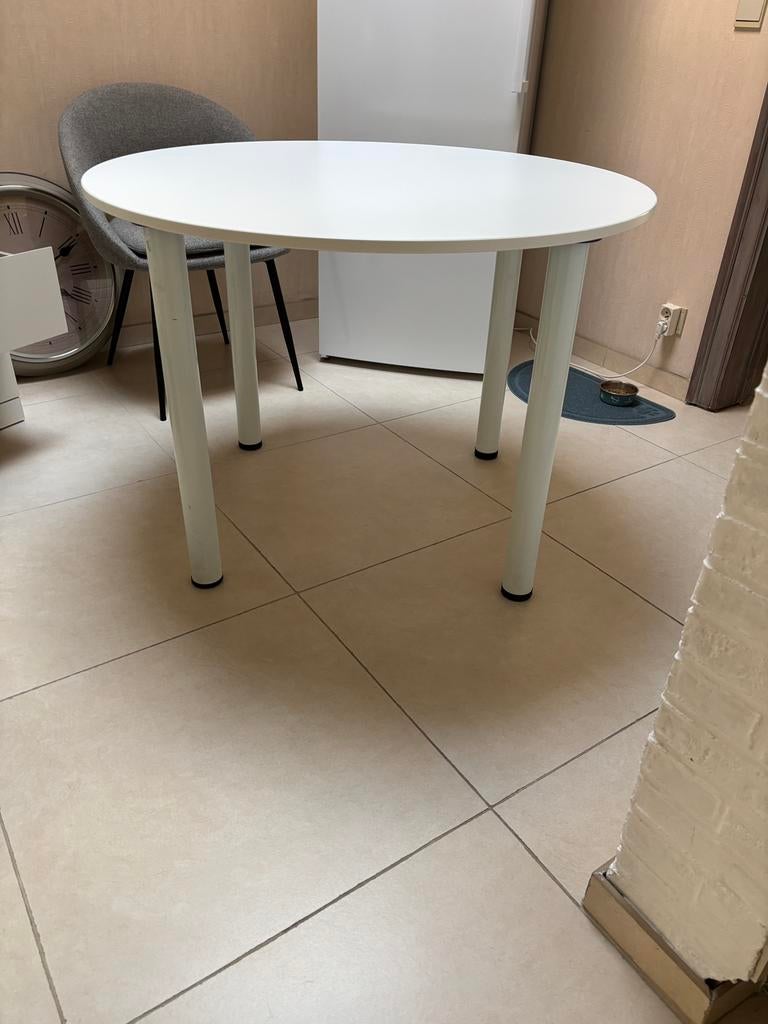 ronde keuken tafel, Huis en Inrichting, Tafels | Eettafels, Ophalen, Zo goed als nieuw, Vier personen, Rond