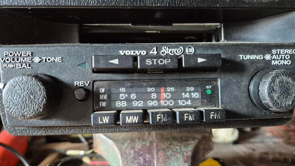 Autoradio Volvo, Ophalen