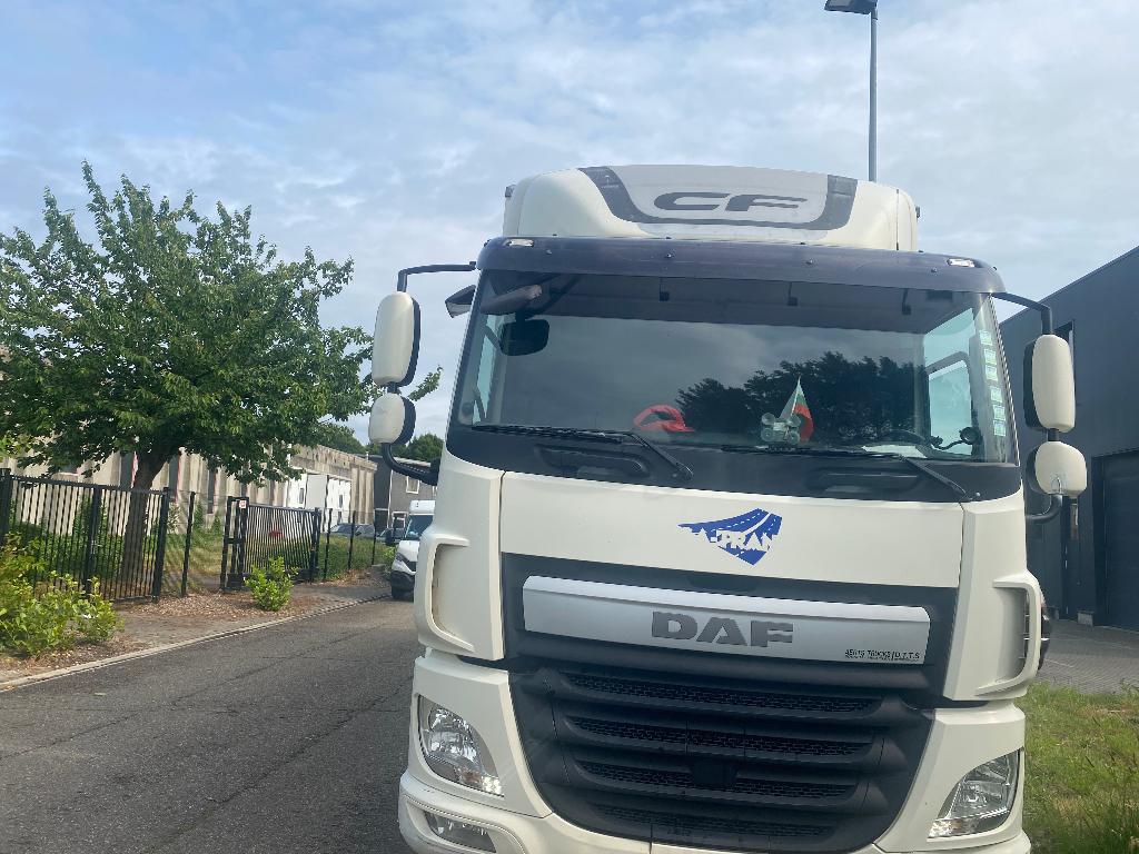 Top, Autos, Camions, Achat, 330 kW, Diesel, Automatique