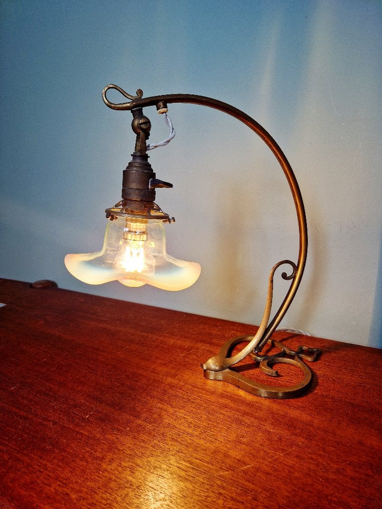 Lampe de table Art Nouveau, verre opalescent, 1900, Enlèvement ou Envoi