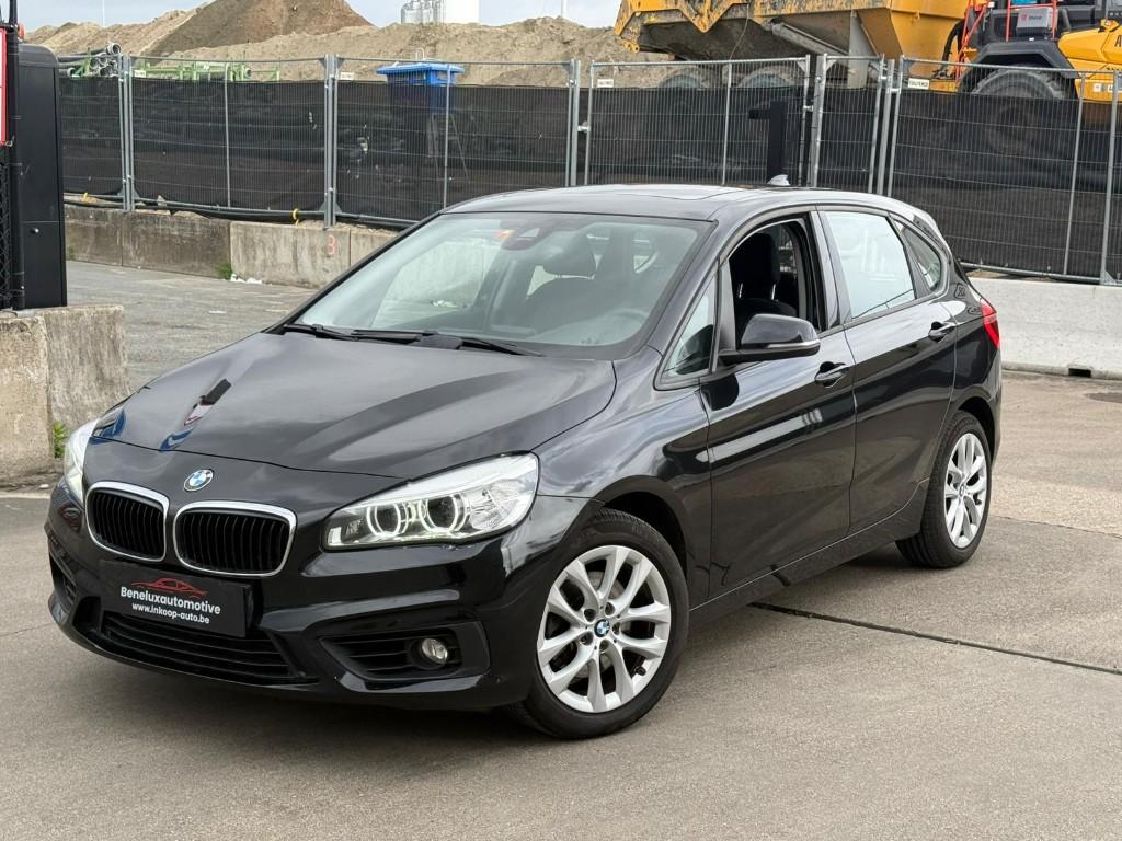BMW 218i Active Tourer Automaat Benzine –Topstaat!, Auto's, Stof, Euro 6, Zwart, 2 Reeks Active Tourer