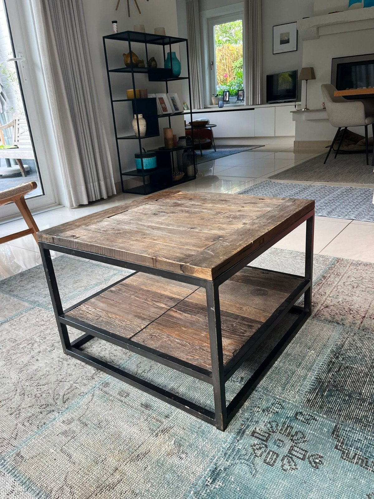 3 houten salontafels, Ophalen