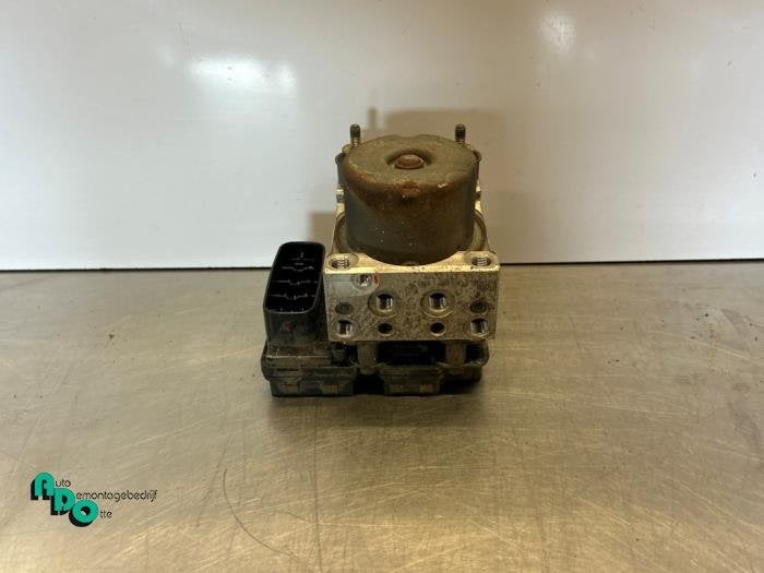 ABS Pomp van een Toyota Yaris (Yaris 1 00-), Auto-onderdelen, Gebruikt, -, -, Ophalen of Verzenden