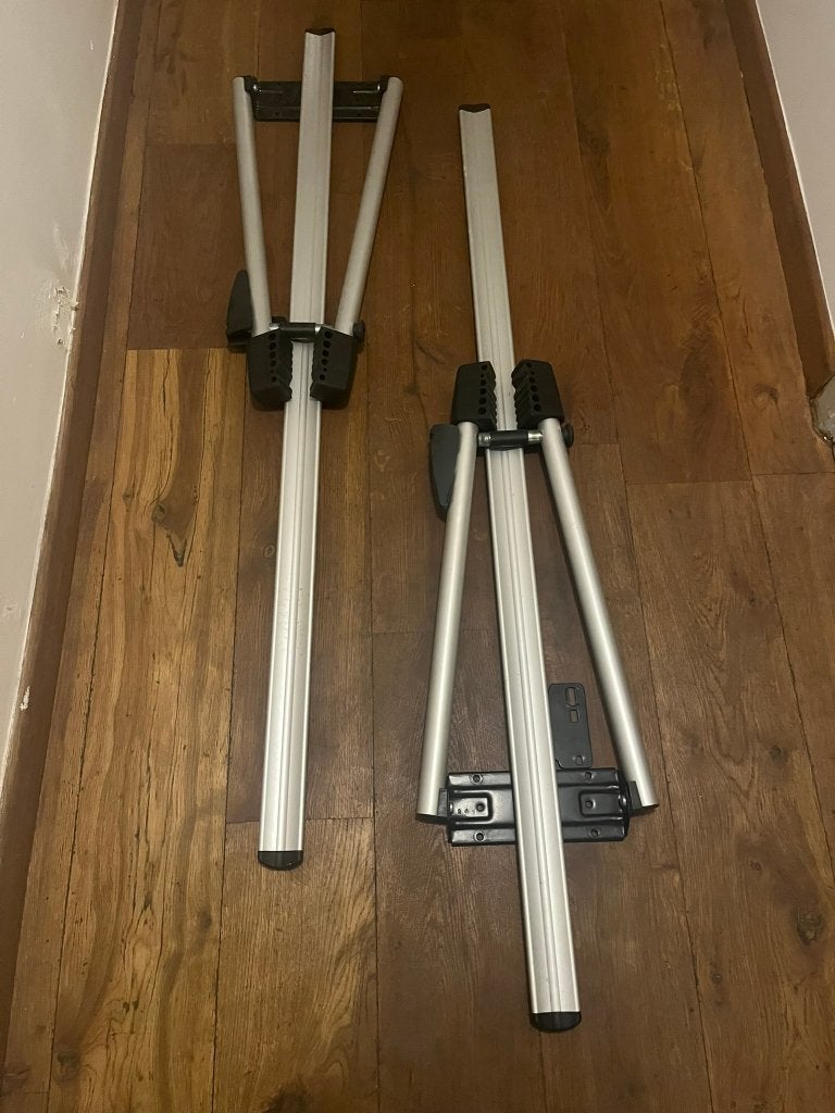 Barres porte-vélos universelles, Autos : Divers, Pneus larges, Utilisé, Galerie de toit, Enlèvement