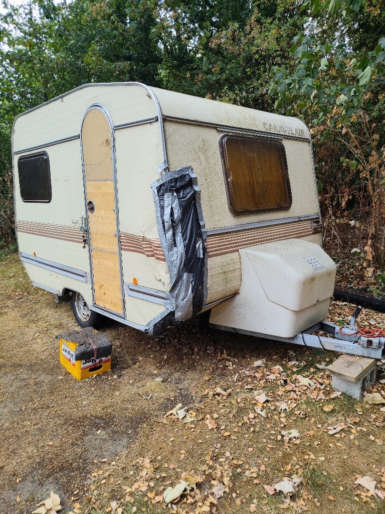 Caravan met schade, Caravans en Kamperen, Stapelbed, Tot en met 2, Particulier, 500 - 750 kg