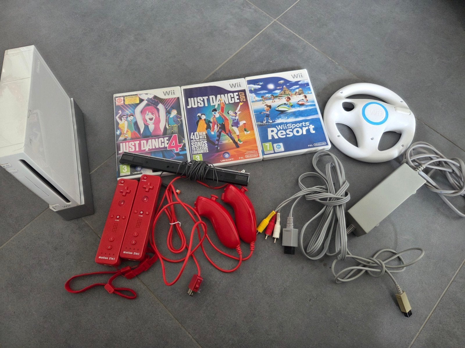Nintendo Wii met 3 spelletjes, Ophalen of Verzenden, Gebruikt, Met 2 controllers, Met stuurtje