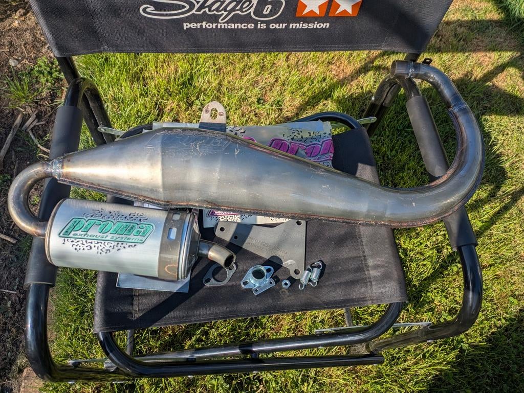 Nieuwe Proma Uitlaat - Minarelli Verticaal (Yamaha Booster /, Fietsen en Brommers, Ophalen, Blok, Yamaha