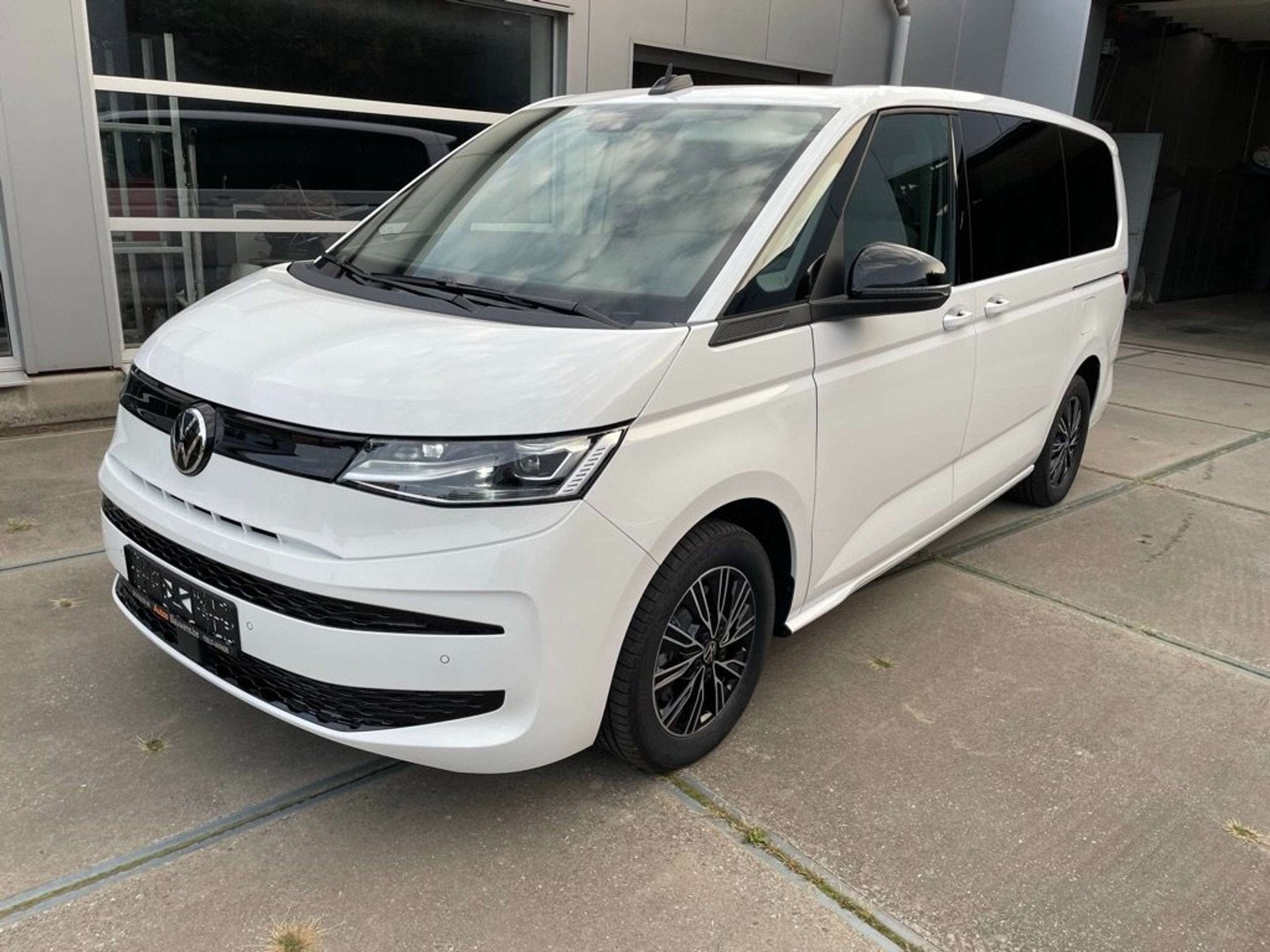 Volkswagen T7 Multivan 1.4 TSI PHEV Life DSG LANG PANODAK TR, Autos, 1395 cm³, Entreprise, 7 places, Autre carrosserie