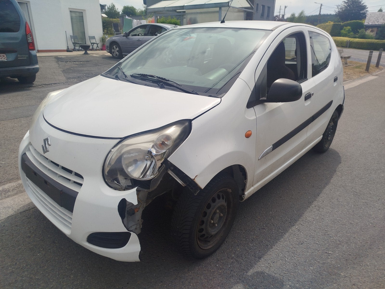 Suzuki alto 
2009 
205.000klm 
Euro5 

Pas de clim 

600€, Autos, Suzuki, Particulier, Achat, Alto