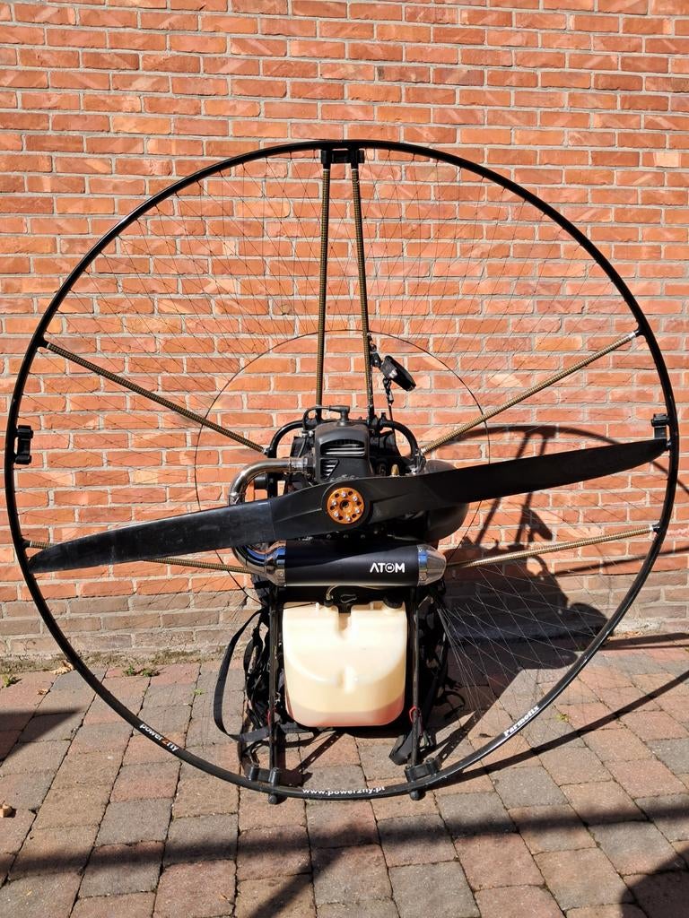 Paramotor Atom 80, Sports & Fitness, Vol à voile & Parapente, Enlèvement, Paramoteur