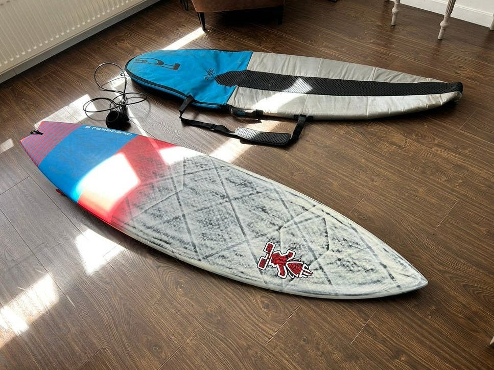 Starboard Hybrid 6’1 full Carbon surfboard (als nieuw), Enlèvement, Comme neuf, Shortboard, Avec ailerons