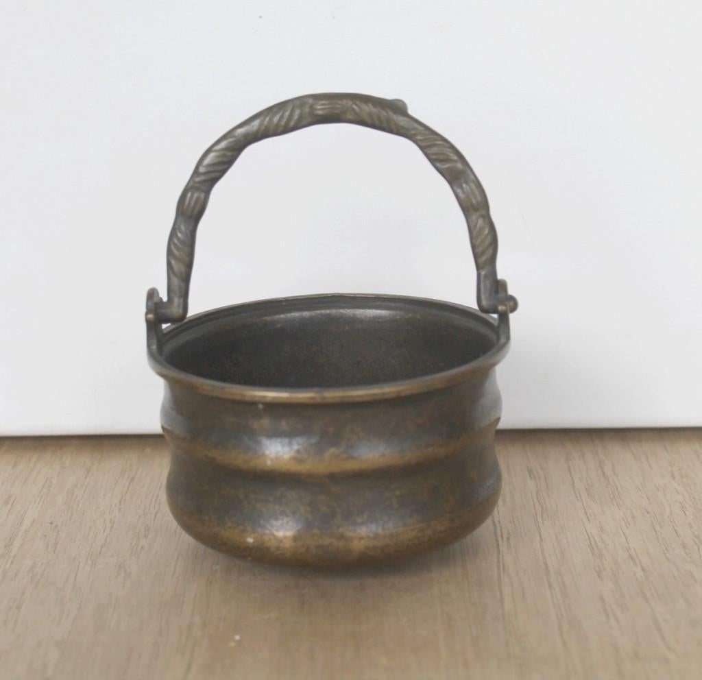 Bronzen keteltje, een antiquiteitje, superleuk !, Antiek en Kunst, Ophalen of Verzenden, Brons