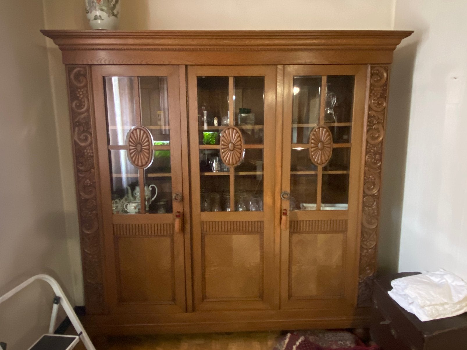Antieke kast, Ophalen