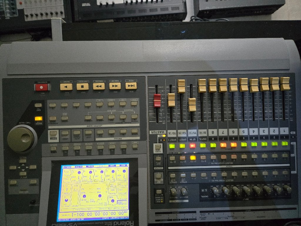 ROLAND VS-1680 STUDIO WORKSTATION + YAMAHA ProMix 01, Ophalen, Gebruikt, 10 tot 20 kanalen, Microfooningang