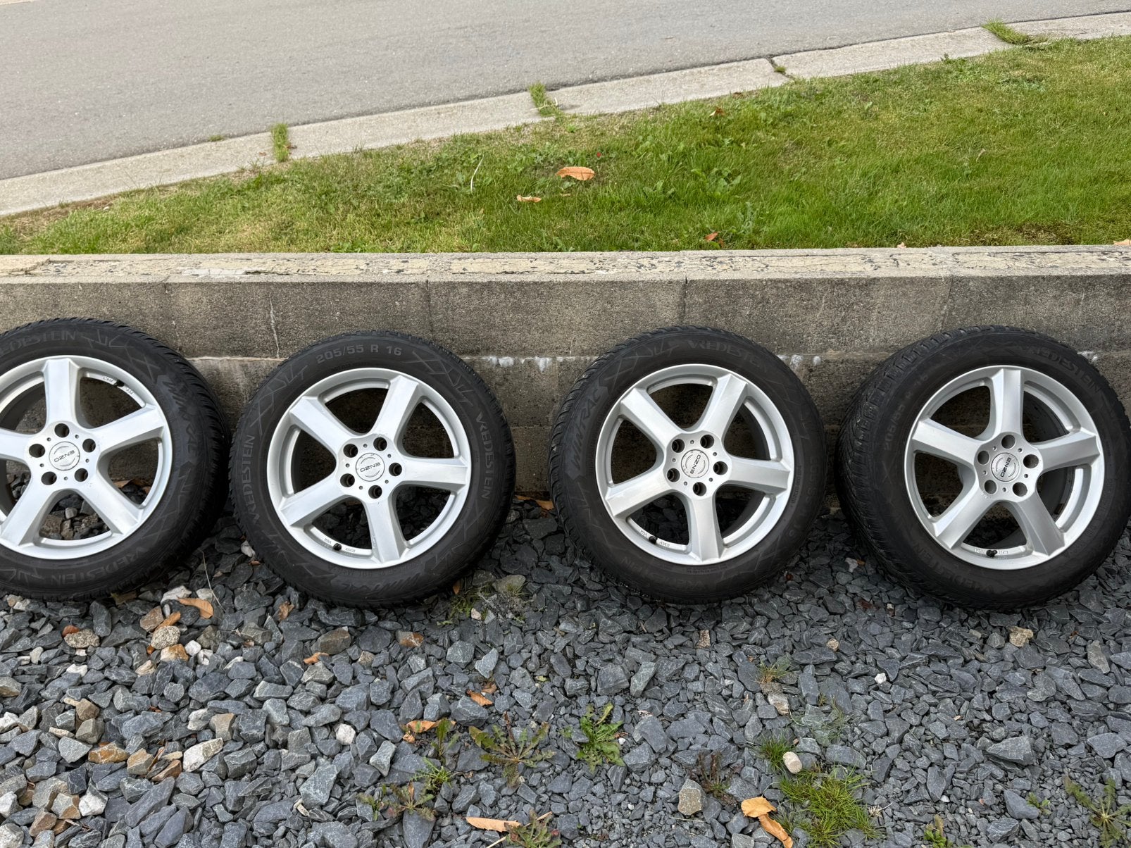 Kit hiver 16 pouces - Opel Meriva (modele 2016), Pneus et Jantes, Pneus hiver, 16 pouces, 205 mm