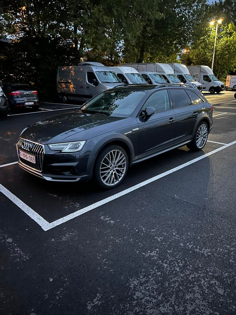 Audi A4 // All Road, Autos, Cuir, 1800 kg, Carnet d'entretien, Noir
