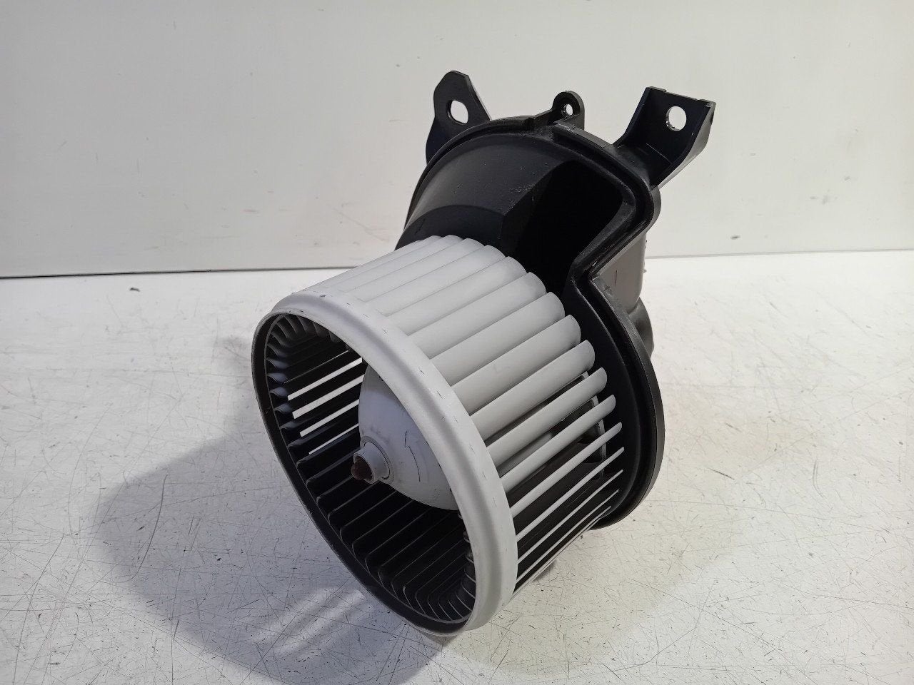 Kachel ventilator motor Opel Corsa, Auto-onderdelen, Onderdelen@venauto.nl, Van der Ven Autorecycling B.V., Gebruikt, Ettenseweg 76, 4706 PB Roosendaal, The Netherlands