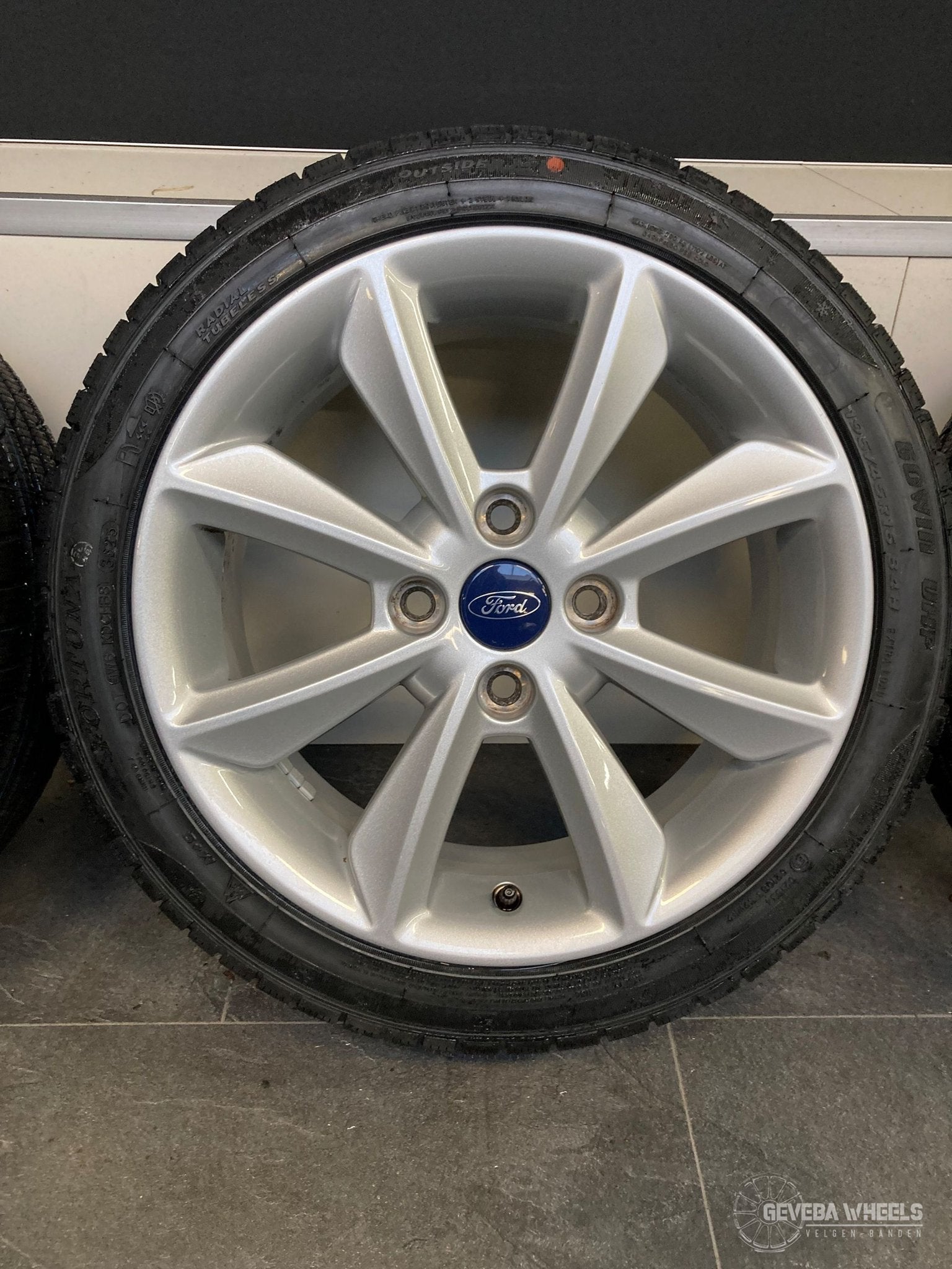 16” originele Ford Fiesta MK6 velgen + winterbanden 4x108, Auto-onderdelen, Banden en Velgen, Gebruikt, -, Banden en Velgen, 195 mm