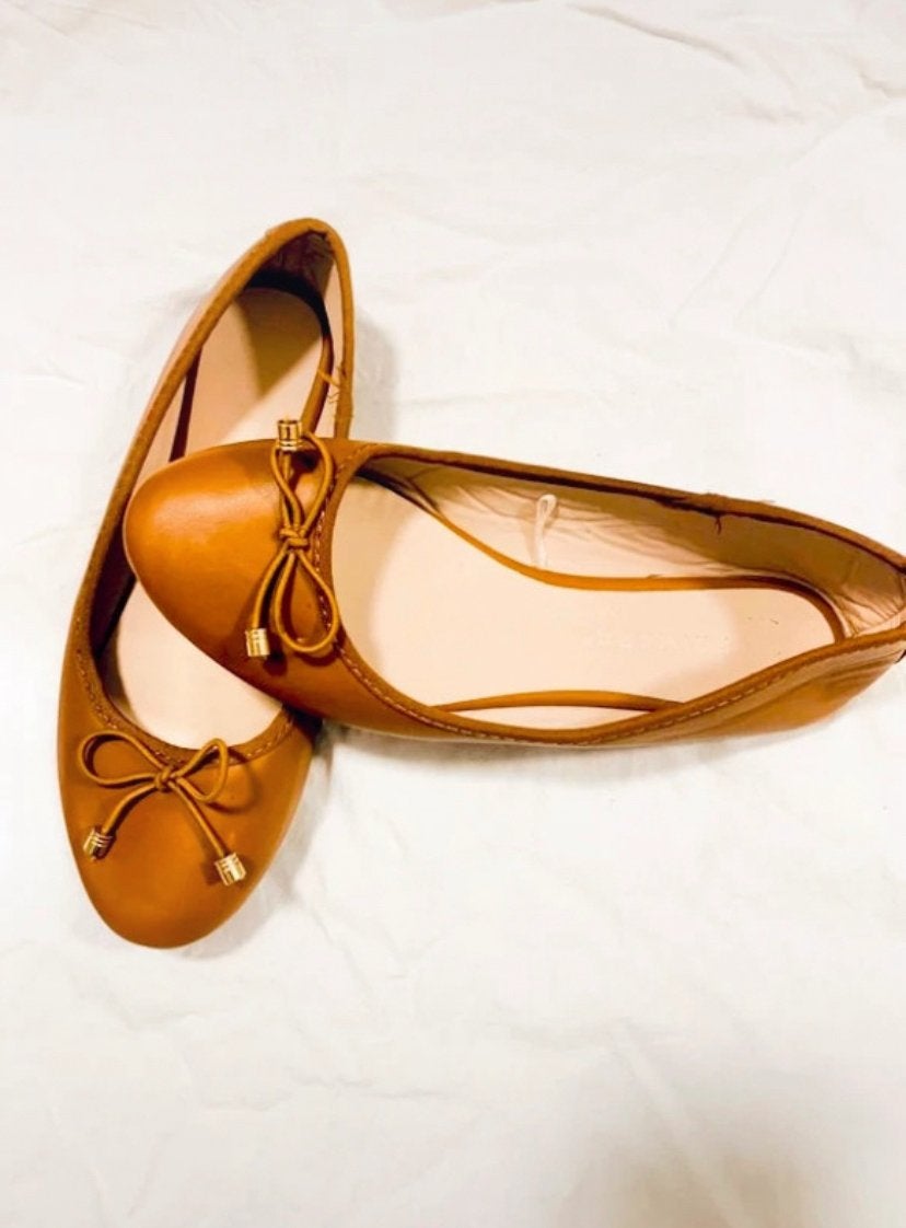 Ballerines camel avec nœud doré, Enfants & Bébés, Vêtements enfant | Chaussures & Chaussettes, Comme neuf, Fille, Enlèvement ou Envoi