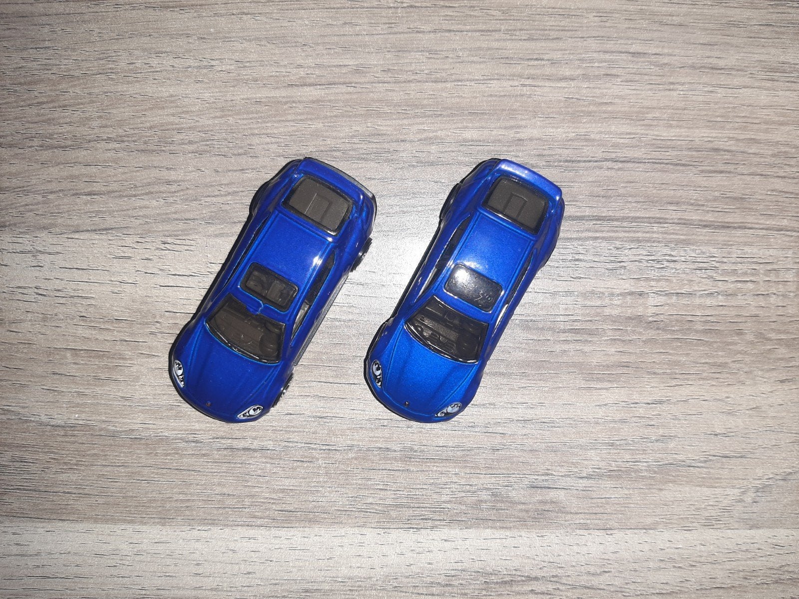 2x Hot Wheels Porsche Panamera 2013 (nearly mint), Hobby & Loisirs créatifs, Voitures miniatures | Échelles Autre, Enlèvement ou Envoi