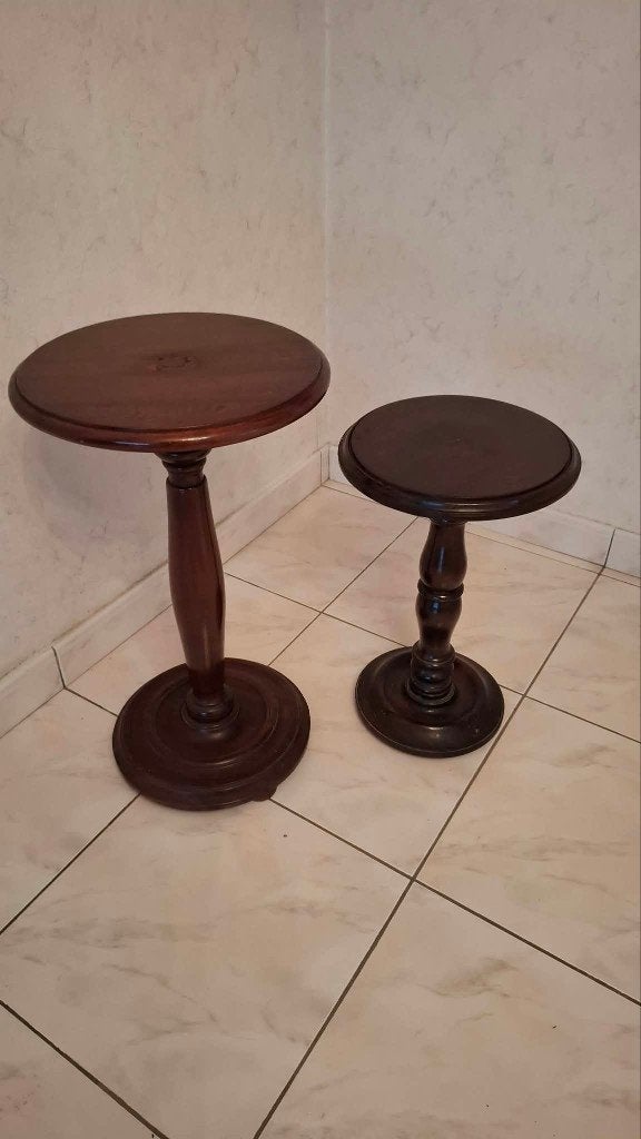 Set van 2 houten bijzettafels – klassiek model, Antiek en Kunst, Ophalen