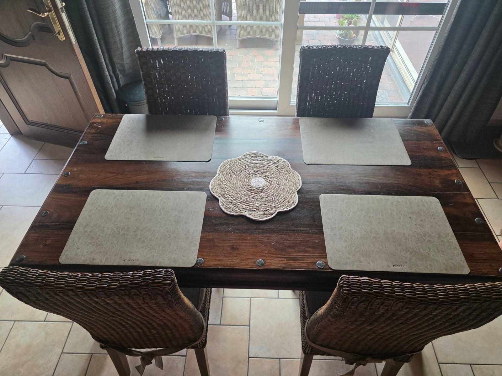 eiken tafel met 4 stoelen en zitjes, Huis en Inrichting, Tafels | Eettafels, Ophalen, Eikenhout, 50 tot 100 cm, Zo goed als nieuw