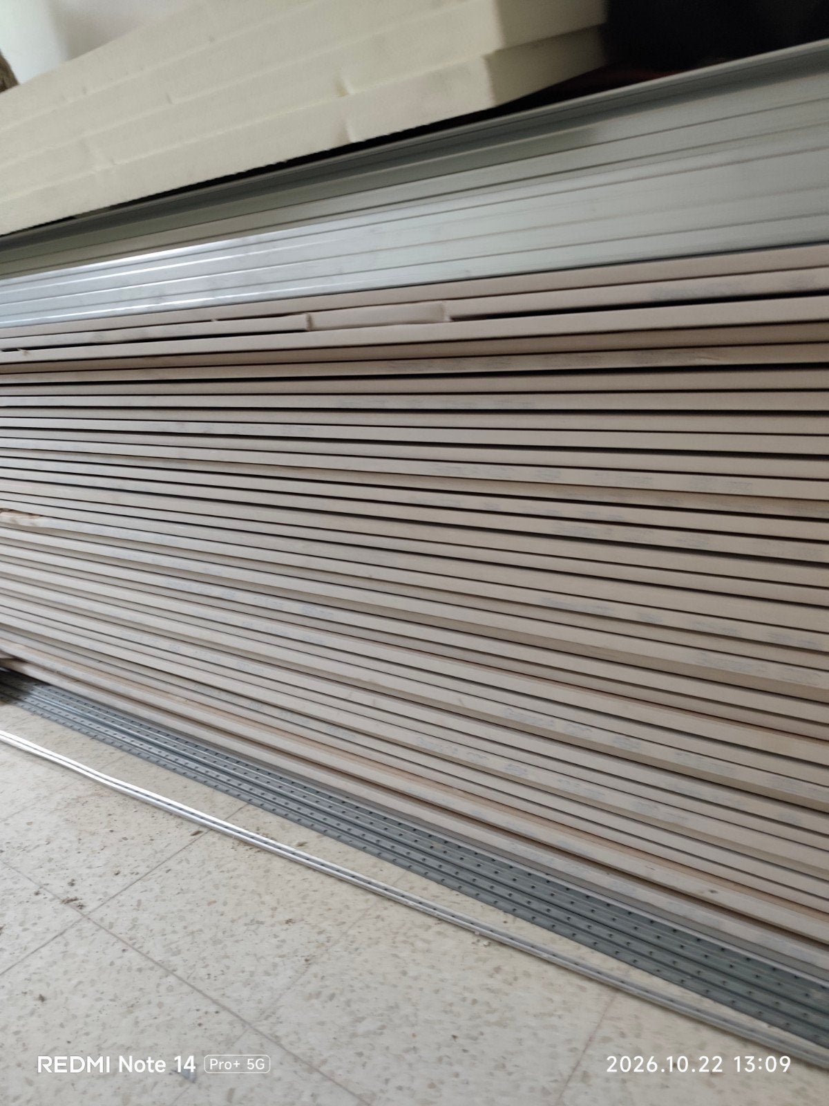 overschot 36 nieuwe gyproc platen voor plafond 260/60cm, Doe-het-zelf en Bouw, Ophalen, Nieuw