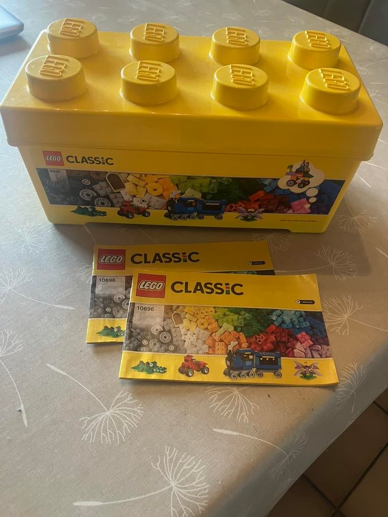 Lego cladsic 10696 medium creative brick box, Ophalen, Zo goed als nieuw, Lego