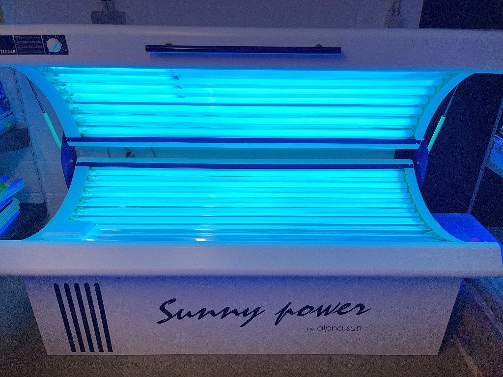 Lit de bronzage Sunny Power (Alpha Sun), Electroménager, Solarium, Banc solaire & Bronzage facial, Enlèvement, Comme neuf, Banc solaire double