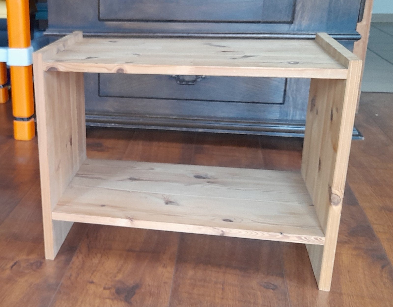 Houten bijzettafeltjes, Ophalen