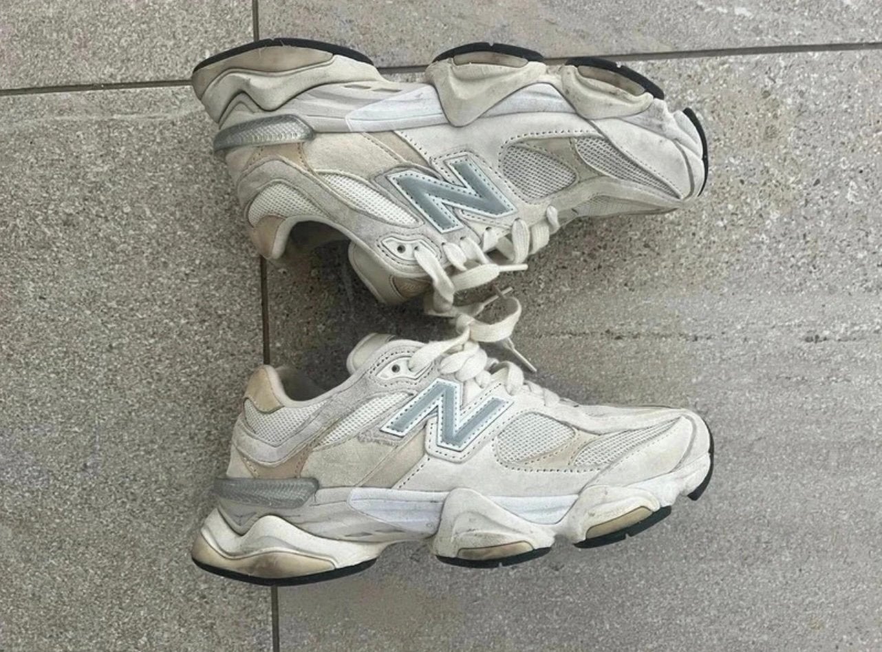 New Balance U9060, Beige, Ophalen of Verzenden, Sneakers, Gedragen