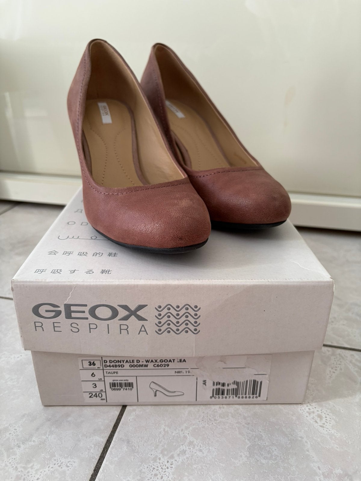 Chaussures à haut talons Geox 36 taupe, Vêtements | Femmes, Chaussures à haut talons, Comme neuf, Brun, Enlèvement
