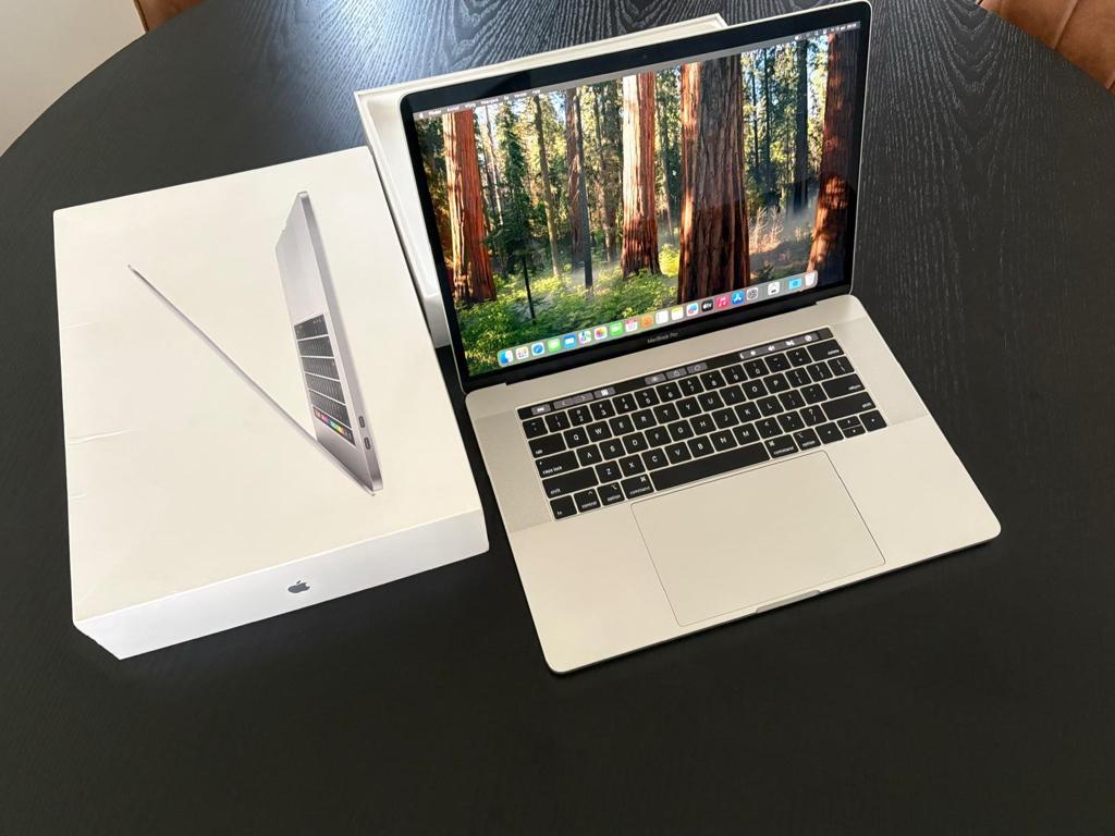 Apple Macbook Pro, 15”, i7, 16 Go, 512 Go, ZGAN, + boîte, Informatique & Logiciels, MacBook Pro, Enlèvement ou Envoi, 512 GB, Comme neuf