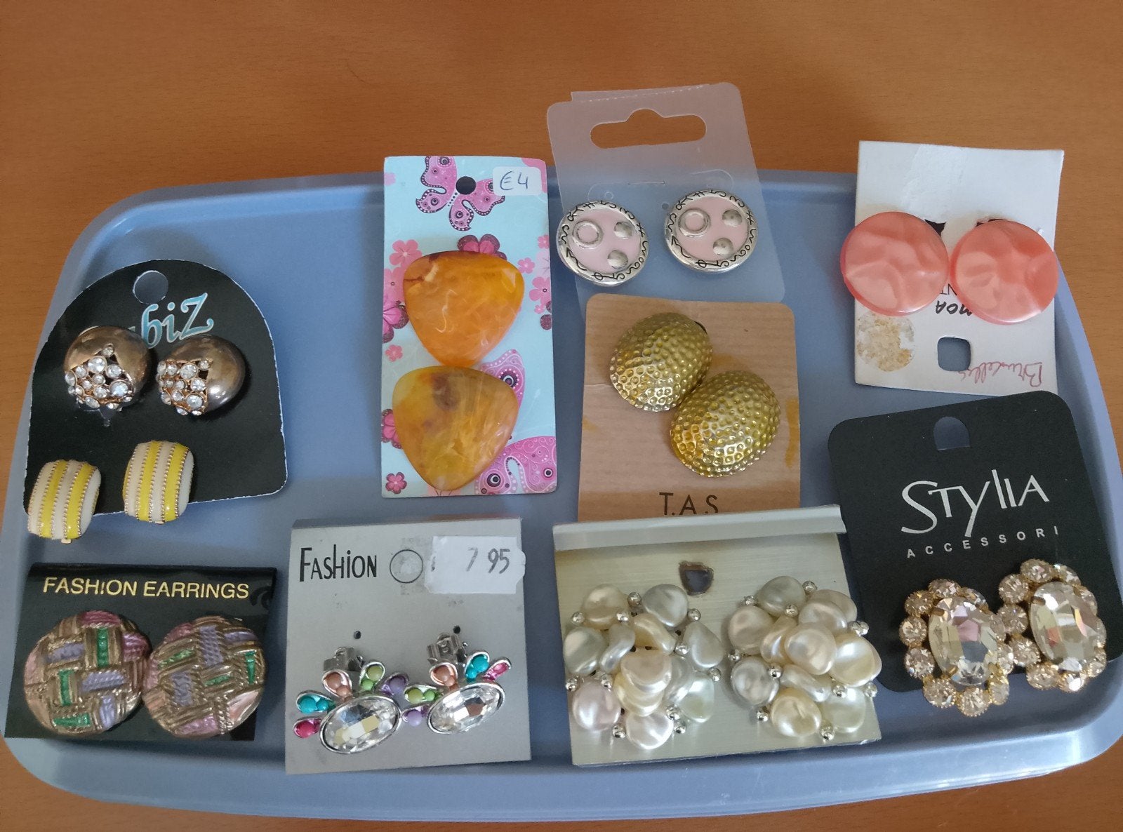 Clips oorbellen, Ophalen