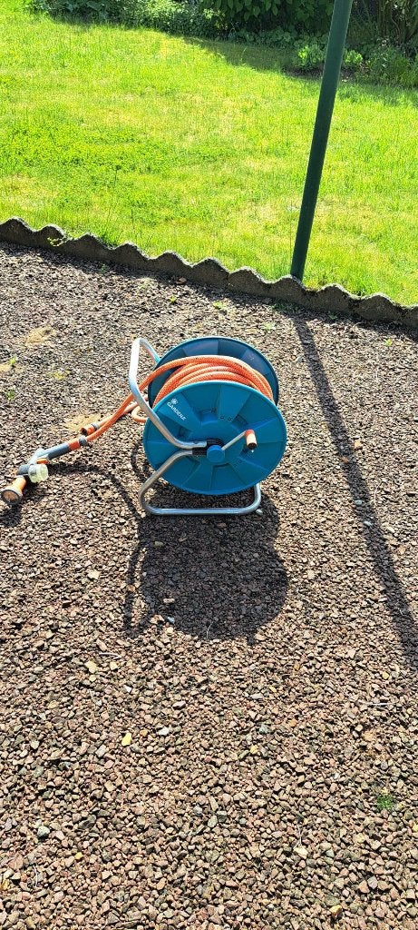 Gardena tuinslang  met sproeier op rol, Ophalen, Gebruikt, Tuinslang