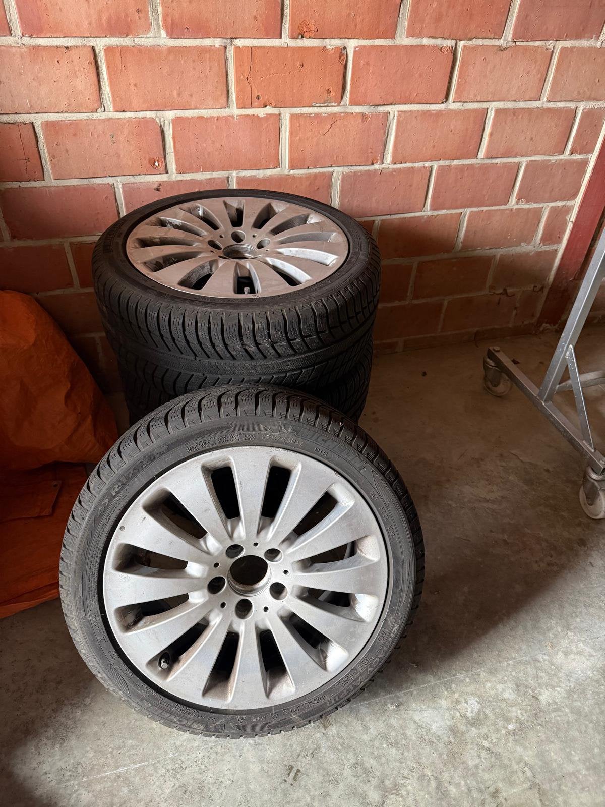 4 jantes aluminium avec pneus hiver 17” – 5x120 Mercedes, Enlèvement, Utilisé