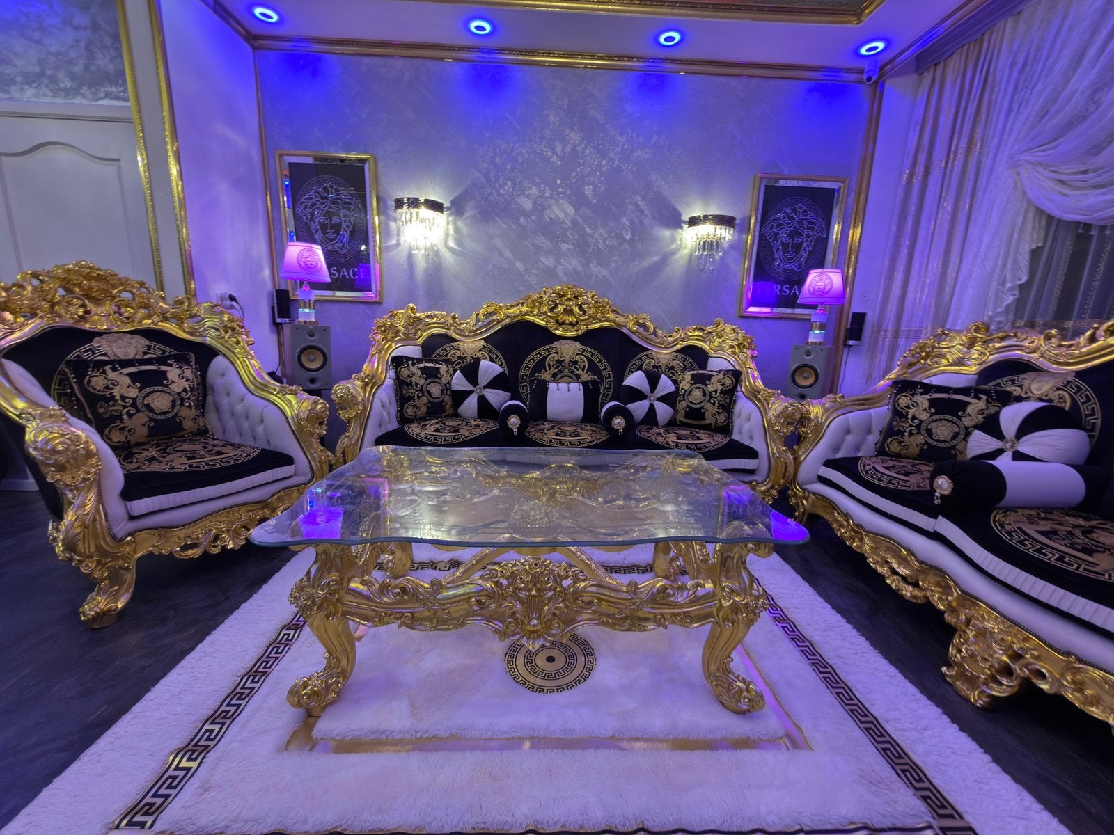 Woonkamers Versace model Dubai bank 100% uniek hout, Ophalen, Driepersoons, Zo goed als nieuw, Baroque