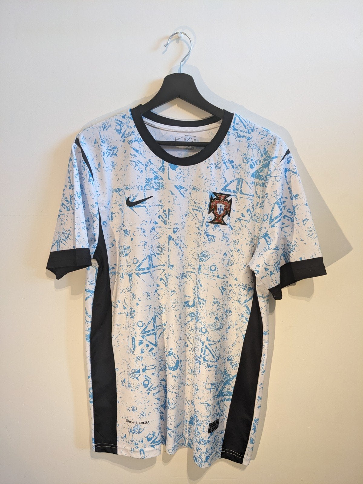 Maillot de football du Portugal, Taille L, Enlèvement ou Envoi, Comme neuf, Maillot