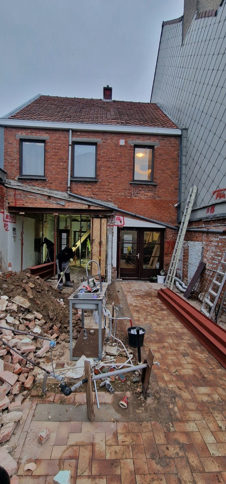 Ruwbouw en achterbouw.0465784727