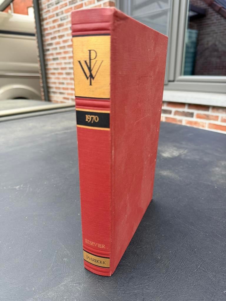 Winkler Prins jaarboek editie uit 1970 uitgeverij Elsevier, Ophalen, Zo goed als nieuw, Complete serie