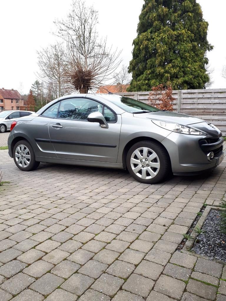 Peugeot 207cc, Auto's, Voorwielaandrijving, Stof, Cabriolet, Grijs