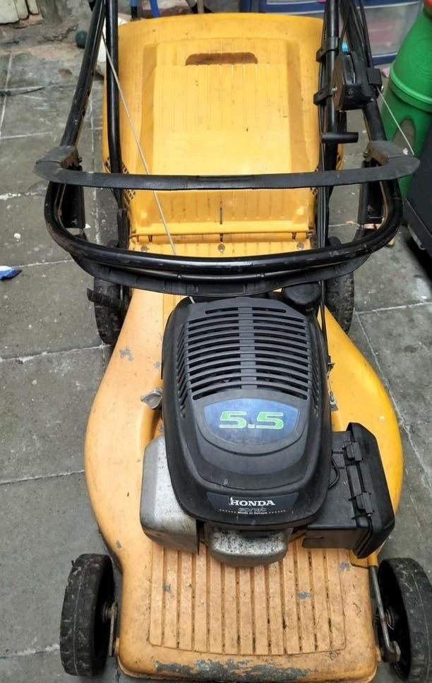 Grasmaaier zelftrekken benzine Honda, Ophalen